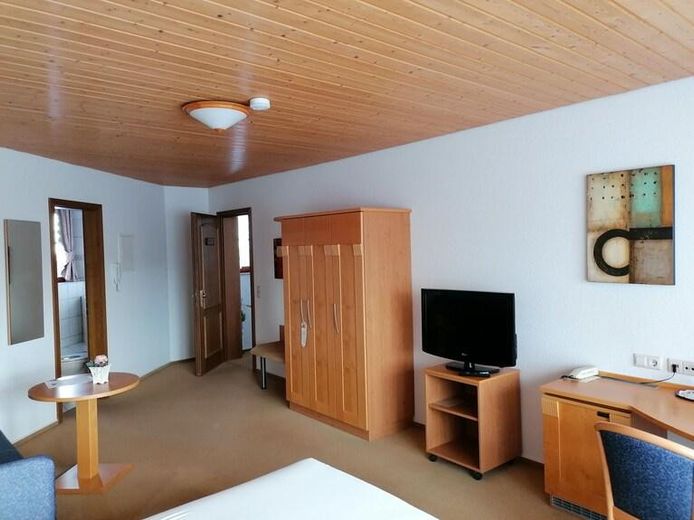 ENDLICH soweit: 18 teilmöb. Einzelwohnungen & 4 x 1200qm Bau-Grundstücke mit wunderv.Ausblick – Foto 12