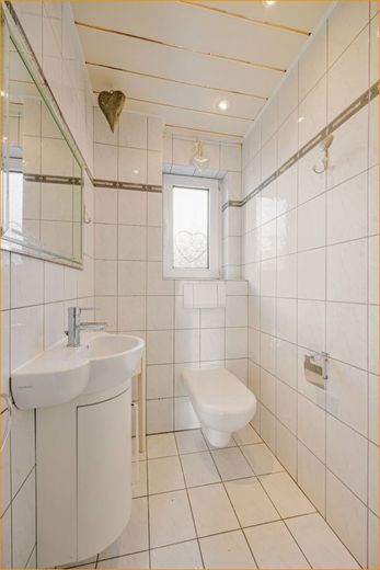 Freistehendes Einfamilienhaus in Köln Brück – Gäste WC