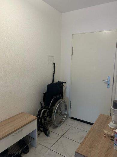 Ponad 5% rentowności, duże przestronne mieszkanie z ekstremalnym wzrostem wartości w ciągu najbliższych 3 lat, w tym miejsce parkingowe. – Zdjęcie 9