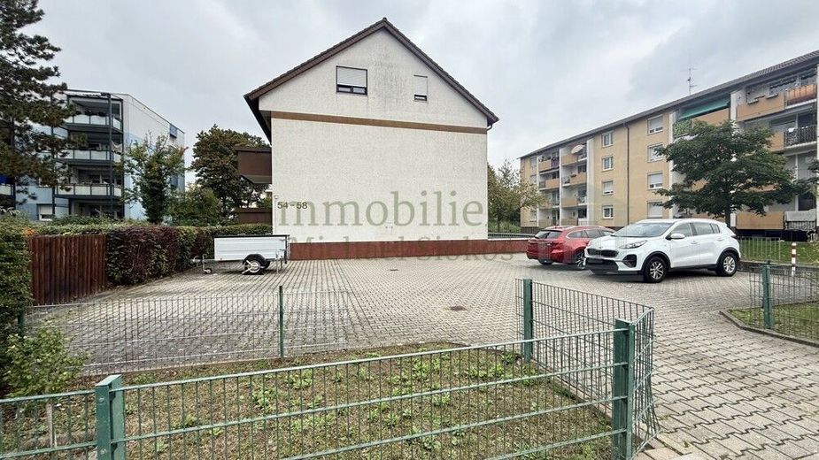 ** Gemütliche 2-ZKB-Dachgeschosswohnung mit Stellplätzen in Mannheim-Schönau ** – Außenstellplätze