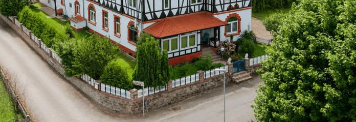 Großer, sanierter Resthof mit vielfältigen Nutzungsoptionen in idyllischem Weserdorf