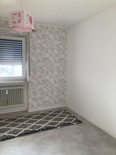 Arbeits- oder Kinderzimmer