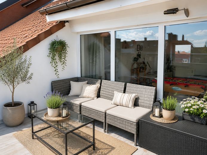 ☀️ Affascinante appartamento mansardato di 3,5 locali con loggia sopra Norimberga ☀️ – Loggia