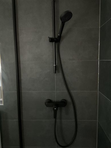 **SPRZEDAŻ PRYWATNA dom bliźniaczy / PIERWSZE ZASIEDLENIE po CAŁKOWITEJ RENOWACJI / nowa KUCHNIA NOBILIA / spokojna DZIELNICA MIESZKALNA** – Armaturen