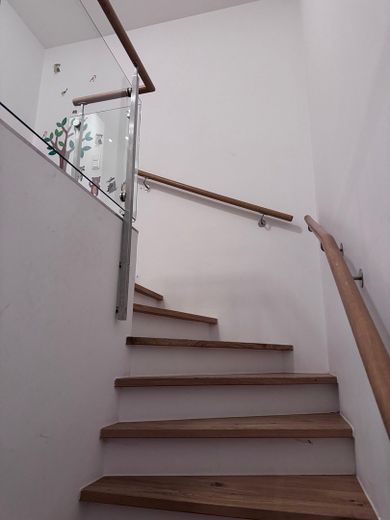 Einzigartige Gartenwohnung in München – Treppe zum Keller/Hobbyraum