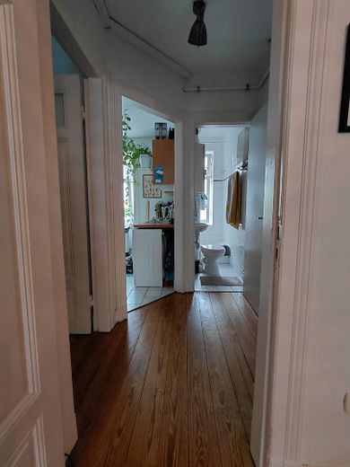 Sans commission pour l’acheteur ! Charmant appartement calme de 2 pièces au cœur de Winterhude – Flur
