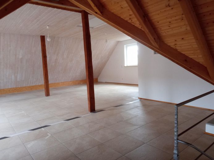 Haus Mehrfamilienhaus Mietwohnungen Wohnhaus Gewölbekeller – Studio