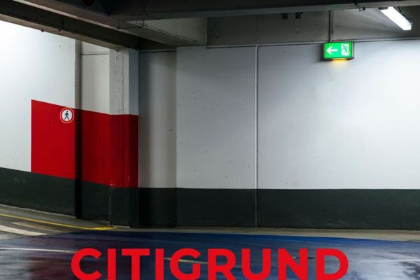 Ramersdorf - Geniş yeraltı otoparkında dubleks park yeri