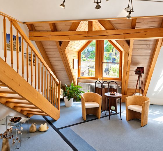 Au / Nockherberg – außergewöhnliche Maisonette mit Galerie & Westterrasse | 3 Räume im OG möglich – Gaube im Holzloft