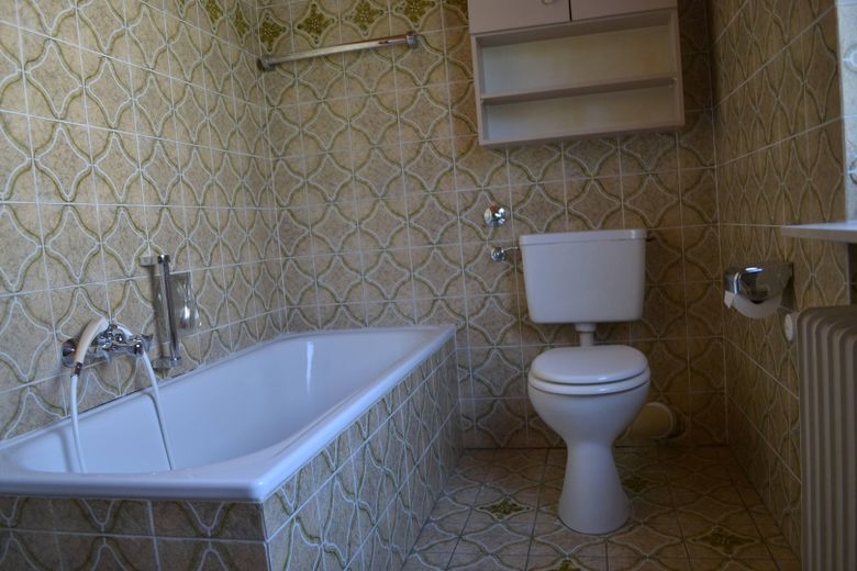 Centraal in Goldbach met veel ruimte voor het hele gezin – Badezimmer 1. OG