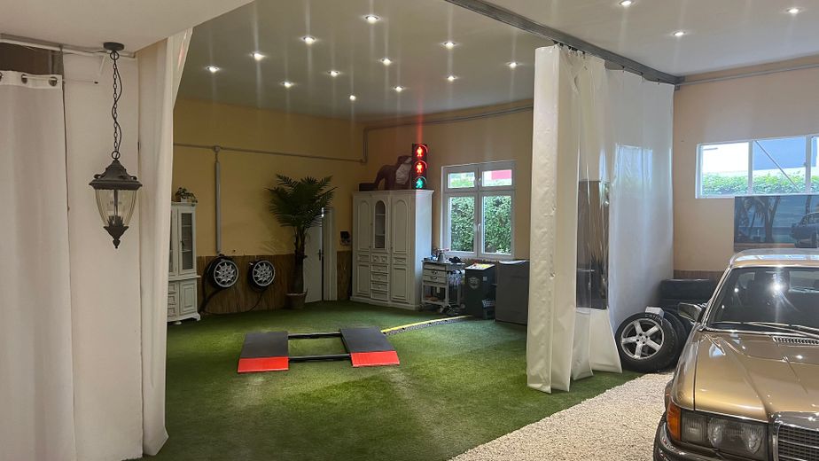 Autohaus – Foto 15