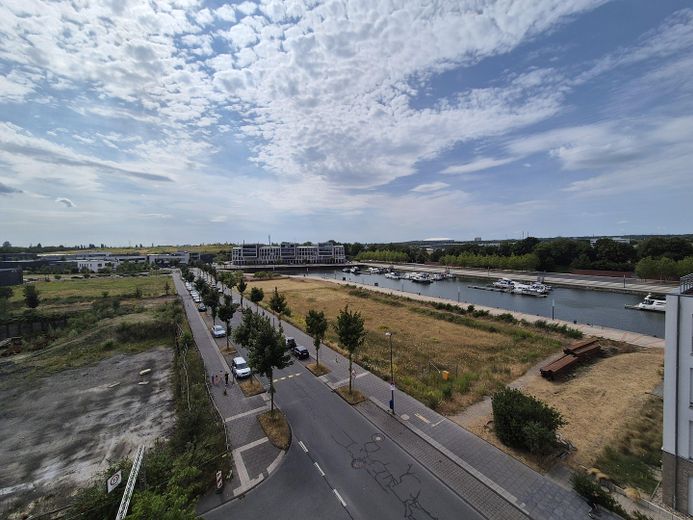 Wohnung im Bau, stadtnah im Hafenquartier Graf Bismark mit Balkon am Yachthafen/Kanal für 2 Personen – Wohnumfeld