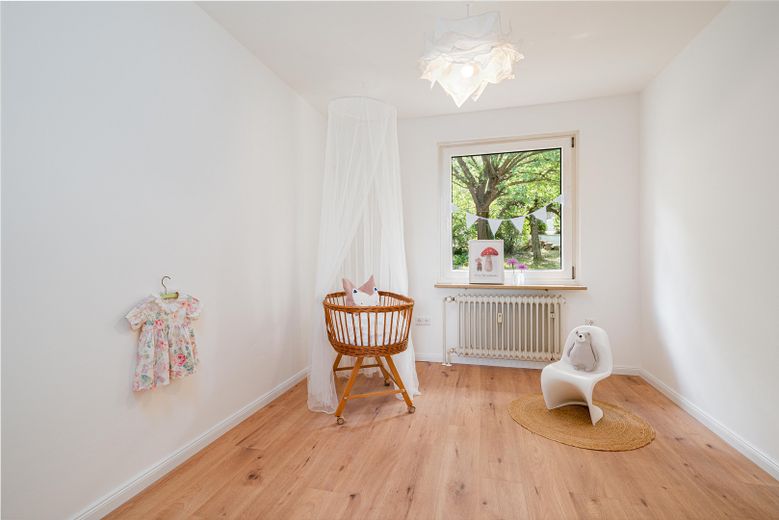 Großzügiges Familienhaus in Traumlage – Einliegerwohnung unterstützt die Finanzierung – Kinderzimmer 01_EG