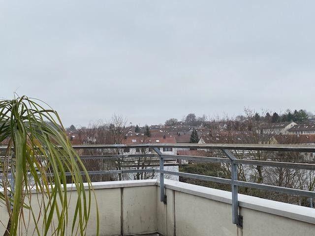 Bietigheim: geräumige, lichtdurchflutete Dachterrassen-Wohnung, EBK, Aufzug – Foto 5