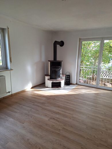 Grande maison individuelle (154m²) avec sous-sol+appartement indépendant (56m²) – Wohnzimmer