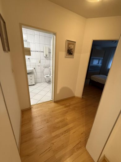 Helle,Schöne Wohnung Stadtmitte, Möbliert, Aufzug, Balkon – Foto 4