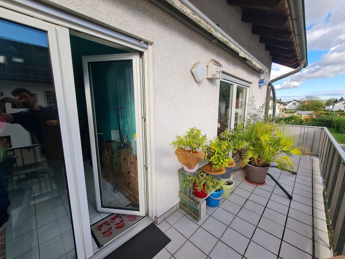 Helle 4-Zimmer-Wohnung mit Balkon & Einbauküche in Stutensee – Balkon