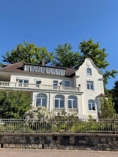 Front-Ansicht Villa