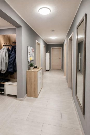 *Neuwertig & Zentral*: Geräumige 4-Zi.-Wohnung mit Balkon & Gäste-WC in Westerbeck – Flur 2