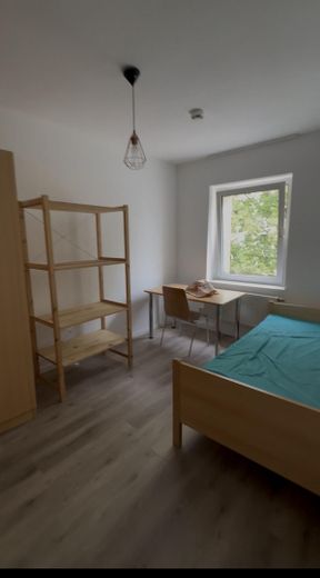 Möblierte WG-Zimmer für junge Studierende – Foto 2