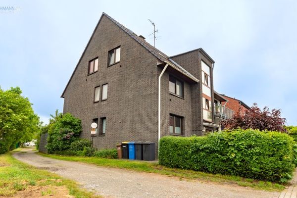 Attraente casa plurifamiliare, incluso terreno edificabile, in posizione privilegiata a Ratingen-Lintorf