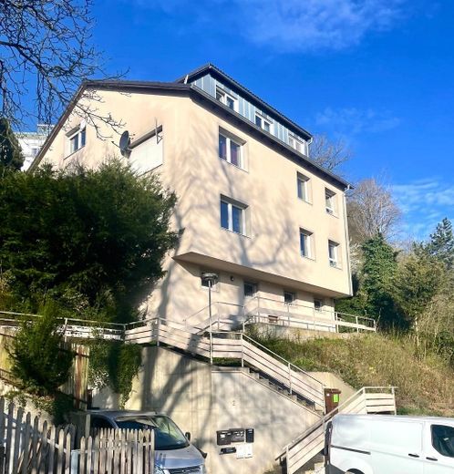 Mehrfamilienhaus mit Panoramablick in Blaubeuren – Haus von vorn