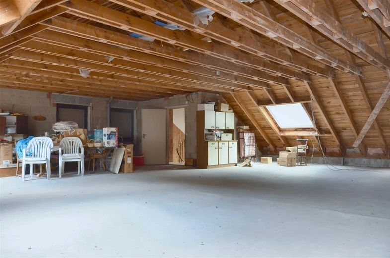 Zweifamilienhaus bezugsfrei – wert 201.000 €, ersteigerbar ab ca. 141.000 € (Termin 28.10.) – Foto 19