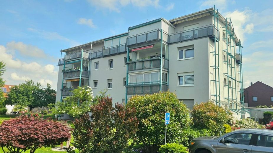 2-Zimmer-Erdgeschosswohnung mit Balkon - leerstehend &amp; sofort nutzbar – Haus_Frontansicht