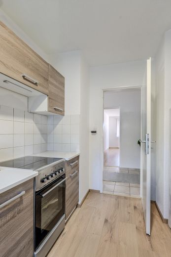 Sanierte 3-Zimmer-Wohnung mit großem Balkon & Einbauküche in Oberstenfeld – Küche