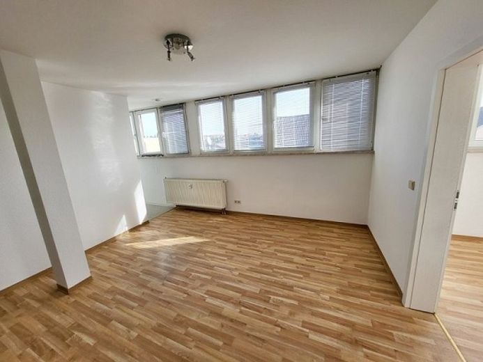 2-Raum-Dachgeschoß-Wohnung mit Lift – Foto 1