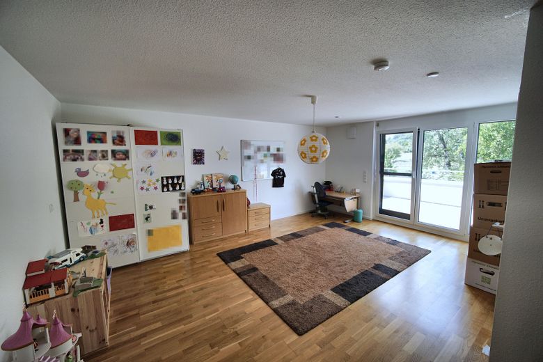 Modernes Kettenhaus mit KfW-55-Standard und hochwertiger Ausstattung – Kinderzimmer-Studio