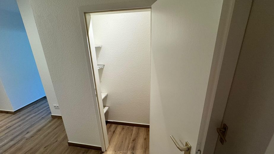 Aucune attente : spacieux refuge de 2 pièces à Lokstedt (prêt à emménager et sans commission) – Abstellraum