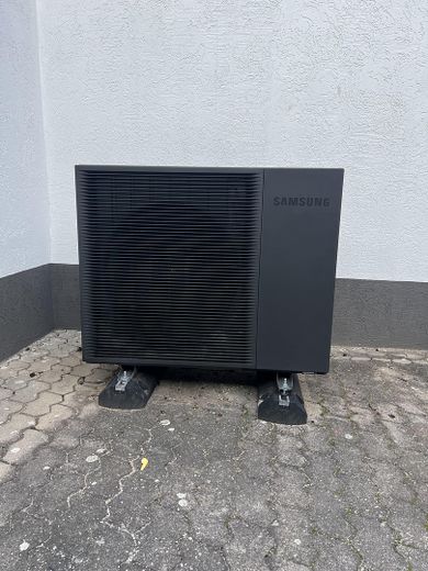 Dom jedno- lub dwurodzinny z pompą ciepła – bez prowizji – – Wärmepumpe (Luft/Wasser)