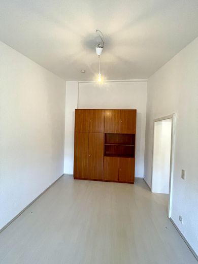 Bezugsfreie Dachgeschosswohnung im Altbau in attraktiver Lage – Schlafzimmer