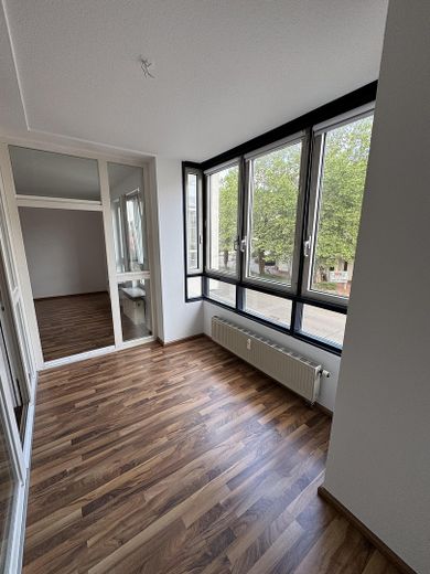 Tadilat sonrası ilk kullanım: 3,5 oda, büyük teras, yeni mutfak & kapalı otopark yeri – Wintergarten/Arbeitszimmer