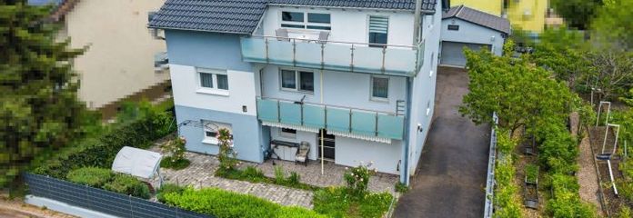 Wohnanlage mit 3 Wohneinheiten im Grünen – solide Mietrendite inklusiv !!