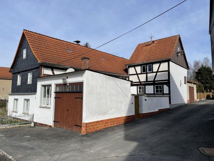 1 Casa unifamiliare con fabbricato aggiuntivo e annessi + garage – Foto 1