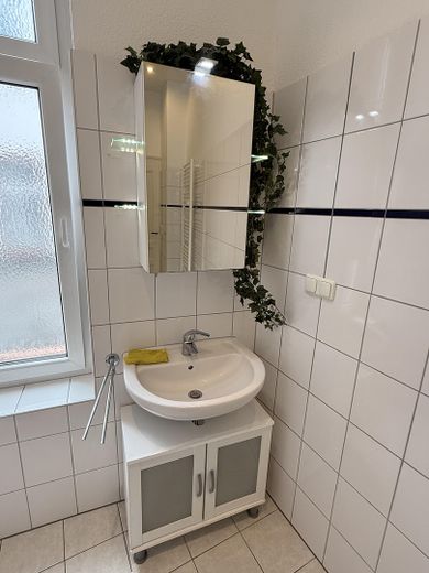 2 Zimmer-Wohnung in zentraler Lage in Frankfurt Sachsenhausen – Bad