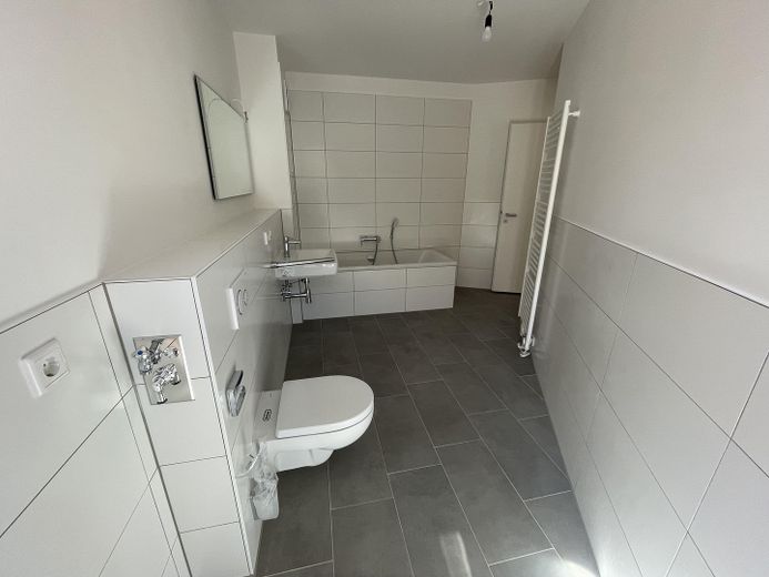 Hogar de 2 habitaciones en Darmstadt-Mitte – Bad 