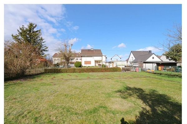 ++ Vendita con ASTA IN BUSTA CHIUSA + possibile per casa a schiera, bifamiliare o plurifamiliare + strada senza uscita + al confine con i campi + posizione TOP ++