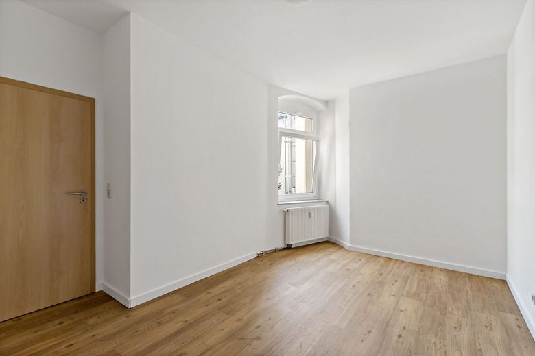 Gemütliche 2-Raumwohnung in der südlichen Innenstadt! - saniert &amp; sofort verfügbar – Schlafzimmer