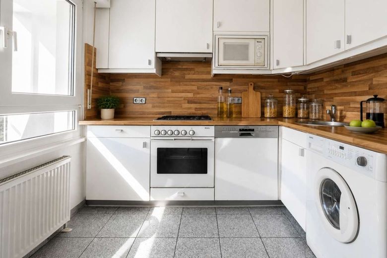 Charmantes Apartment mit Sonnenbalkon im Frankfurter Nordend – Die Einbauküche