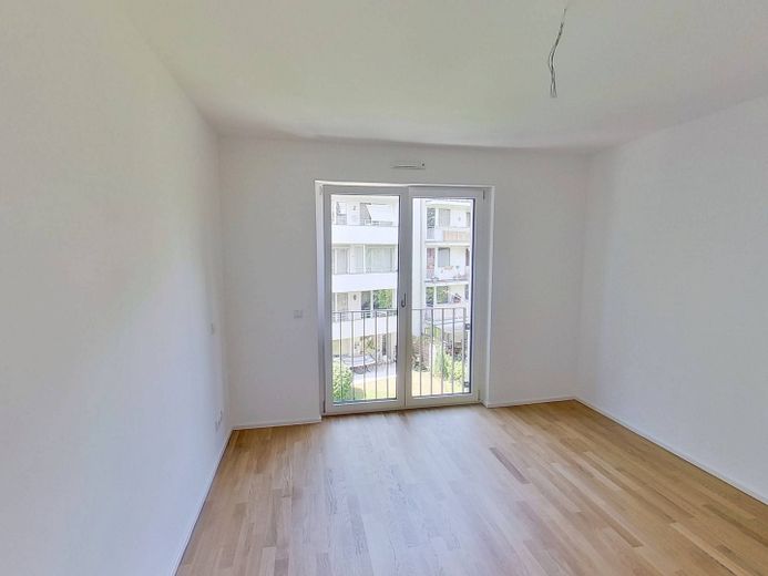 Balkonlu ve Volksgarten’a doğrudan manzaralı modern 2 odalı yeni yapı dairesi – Ansicht I: Schlafzimmer