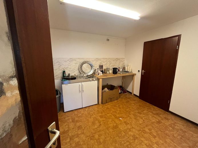 Gepflegte Lagerhalle inkl Büroräume, Küche in bester 1-A Lage Kurzfristig Verfügbar – Foto 7