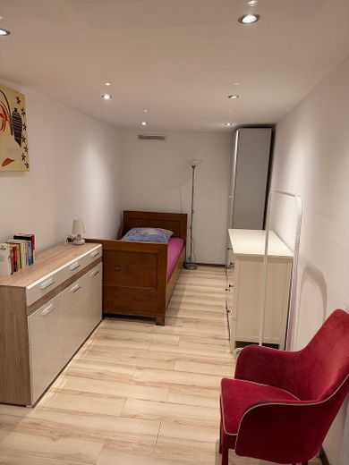 Apartamento amueblado de 3 habitaciones, cocina y baño – Foto 3