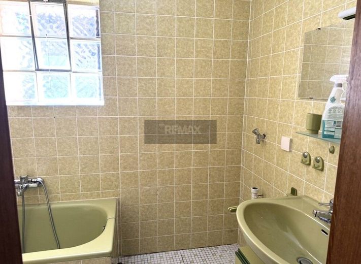 Freistehendes Einfamilienhaus mit Garten in Nagel ( Fichtelgebirge ) – Bad mit Wanne
