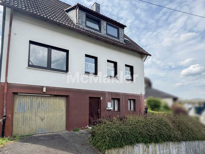 Sanierungsbedürftiges Einfamilienhaus mit Erbbaurecht in familienfreundlicher Lage von Morsbach – फोटो 1