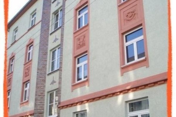 Appartamento di 2 locali con veranda e cucina a vista in affitto a Zwickau!