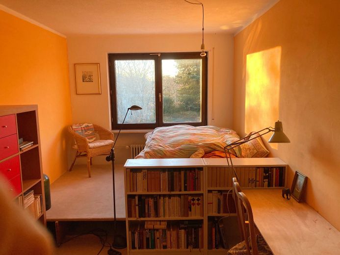 11 m²  West-Zimmer + Balkon