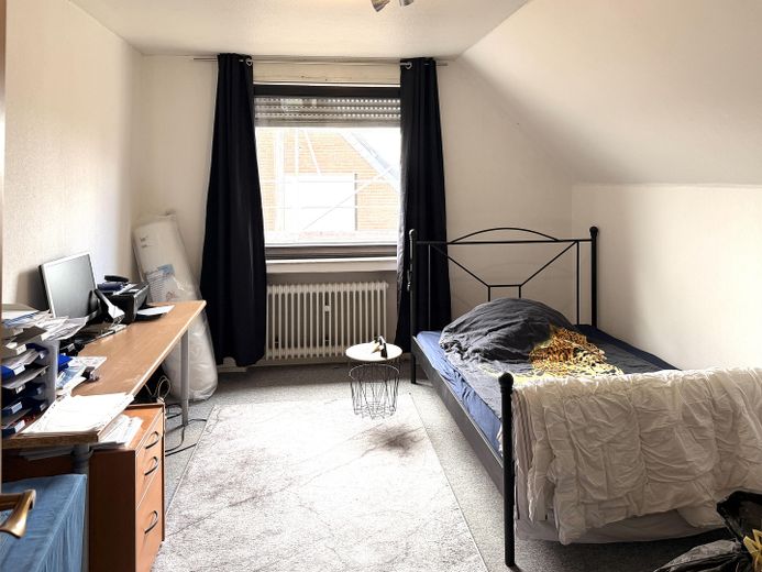 PRIVO DI PROVVIGIONE - casa unifamiliare indipendente in posizione migliore – abitare con giardino su attraente terreno d’angolo – Zimmer 3 im DG